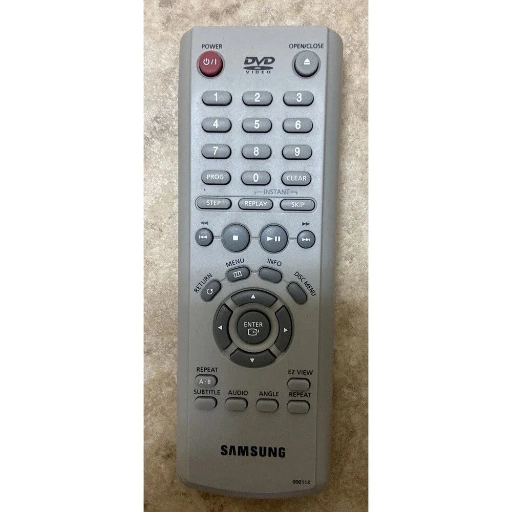 Samsung DVD-P241 DVD Player With Remote & Cables - Tested - Works